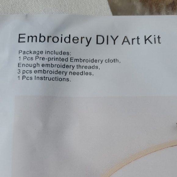 Merry Christmas Embroidery Kit with Red and Green Threads - Picture 2 of 7